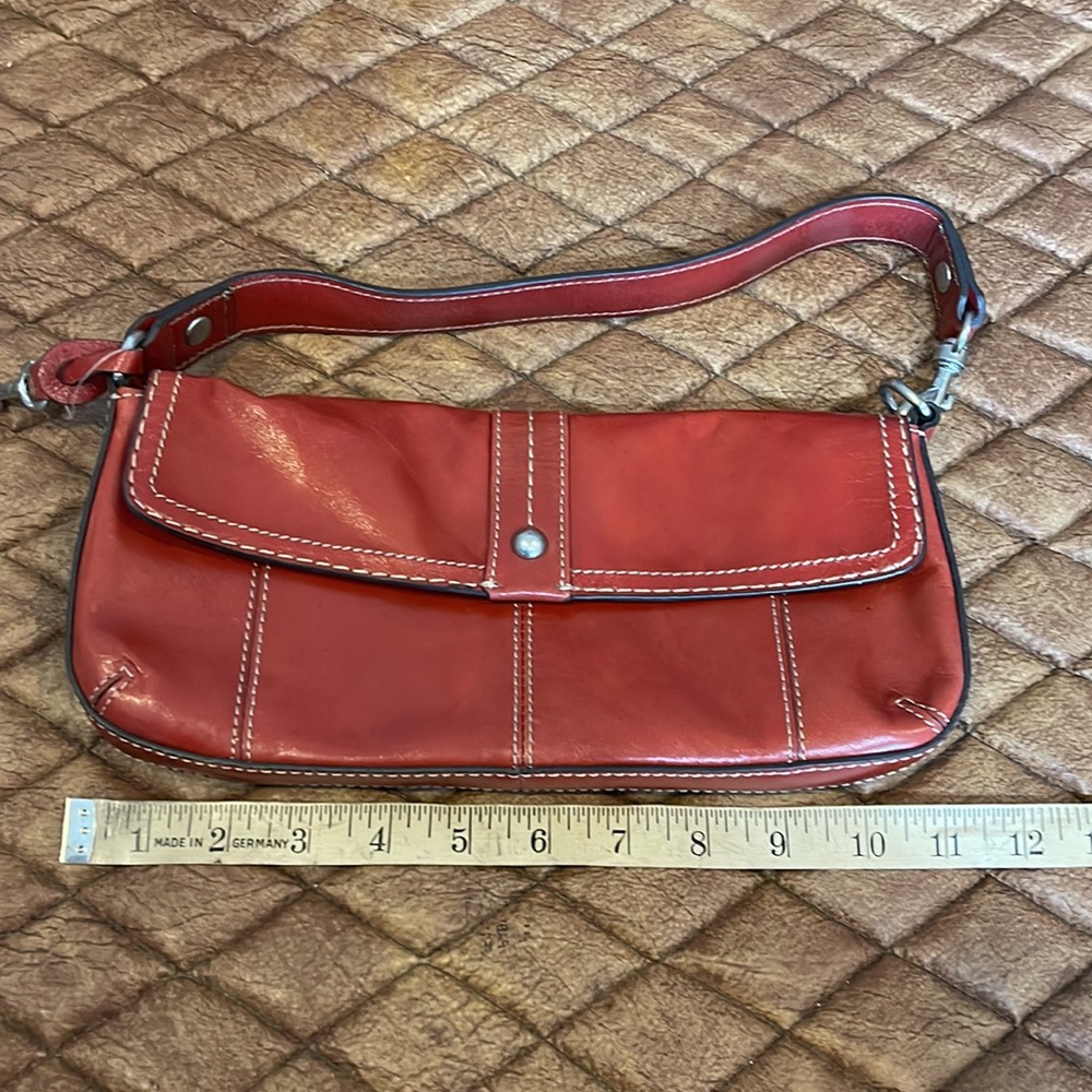 Fossil Red Leather Shoulder Clutch Wristlet - Picture 2 of 11